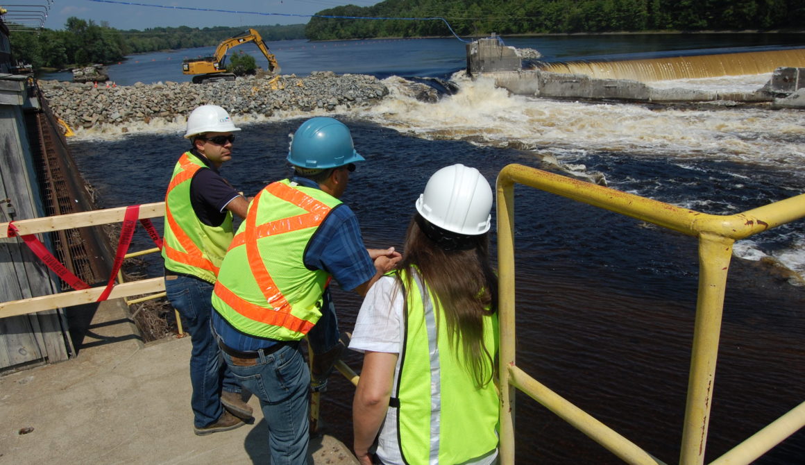 Flickr-Penobscot-River-Restauration-Trust-Een-deel-van-de-Veazie-Dam-in-de-Penobscot-rivier-wordt-afgebroken