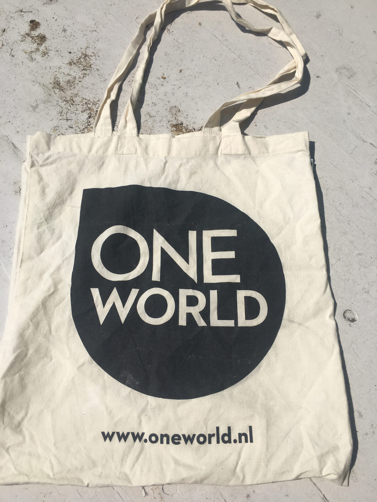 leef ermee In detail Moedig Kappen met die 'duurzame' katoenen tasjes - OneWorld