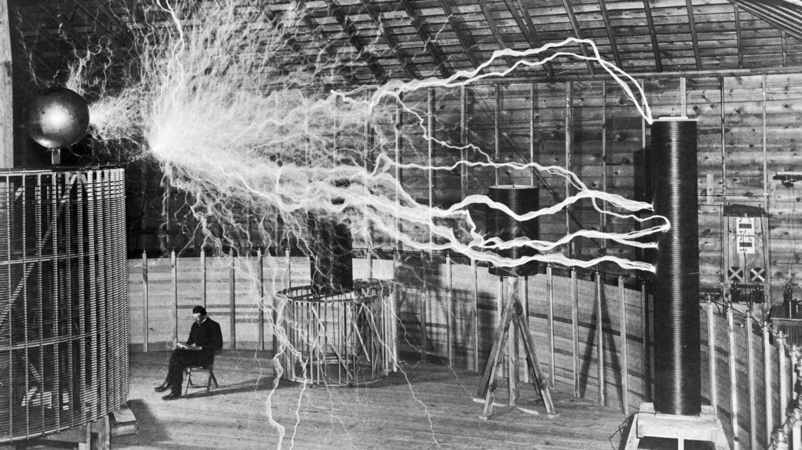 M0014782 Nikola Tesla, with his equipment