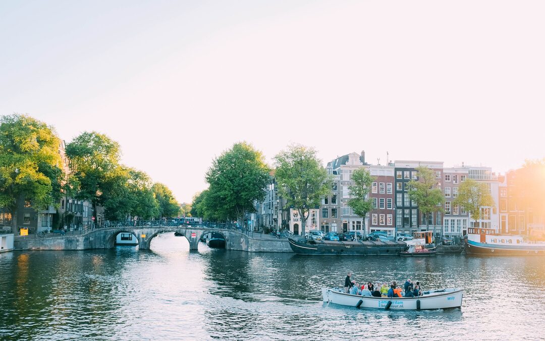 Kan Amsterdam een eigen vluchtelingenbeleid voeren?