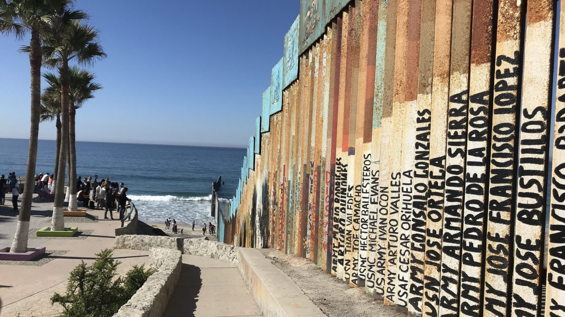 border-3806969_1920