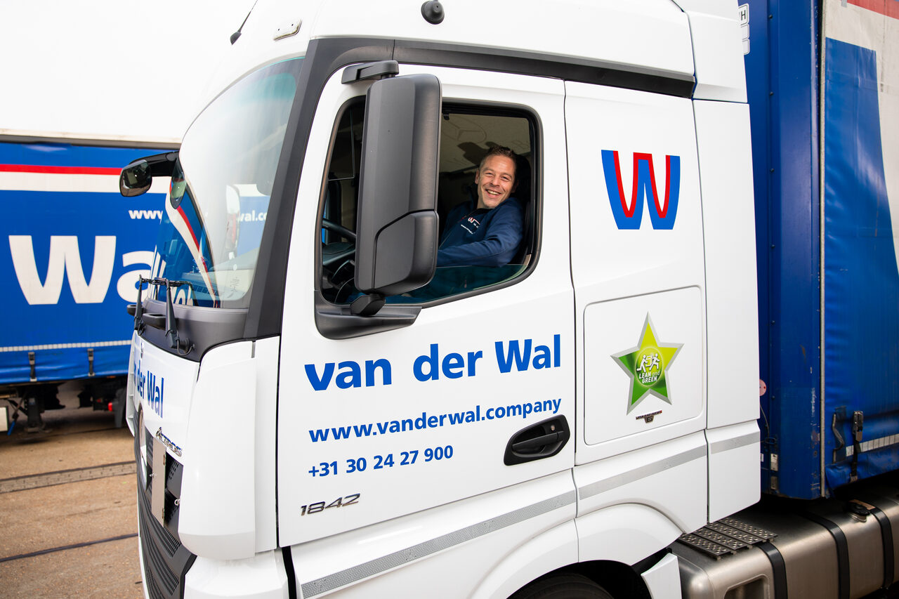 Van der Wal 0020_chauffeur-lr-002