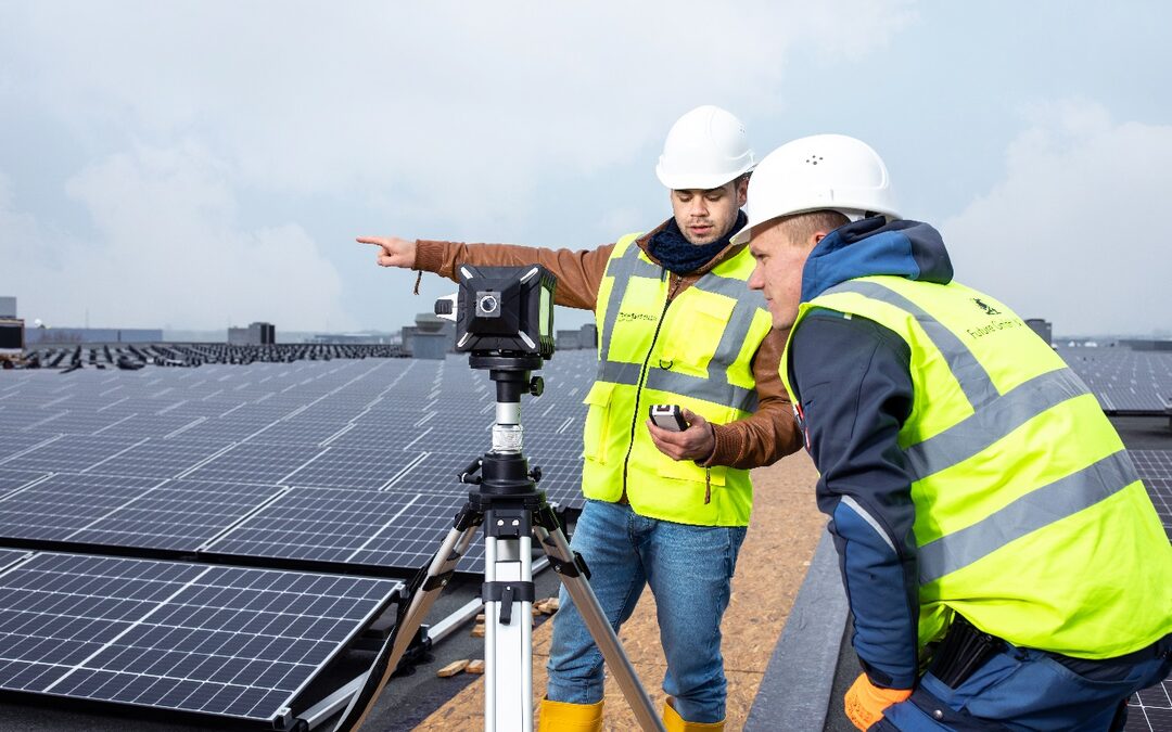 De bliksembeveiliging van zonnepanelen.