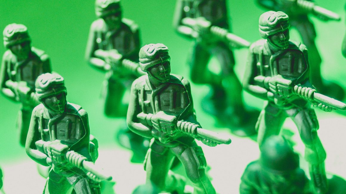 toy-soldiers-macro-photo-1214270 (1)