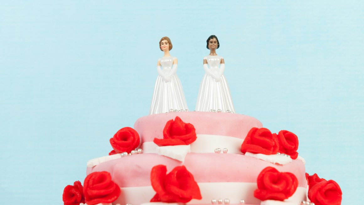 Wedding cake with lesbian couple