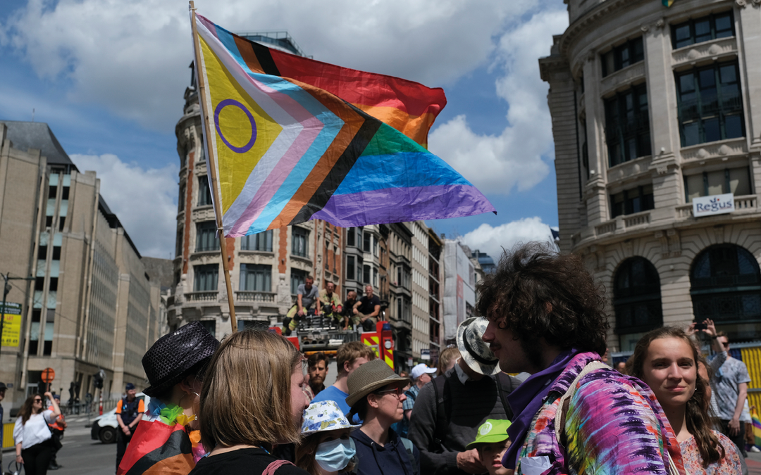 Moet elke groep een aparte baan op de Pride-vlag?