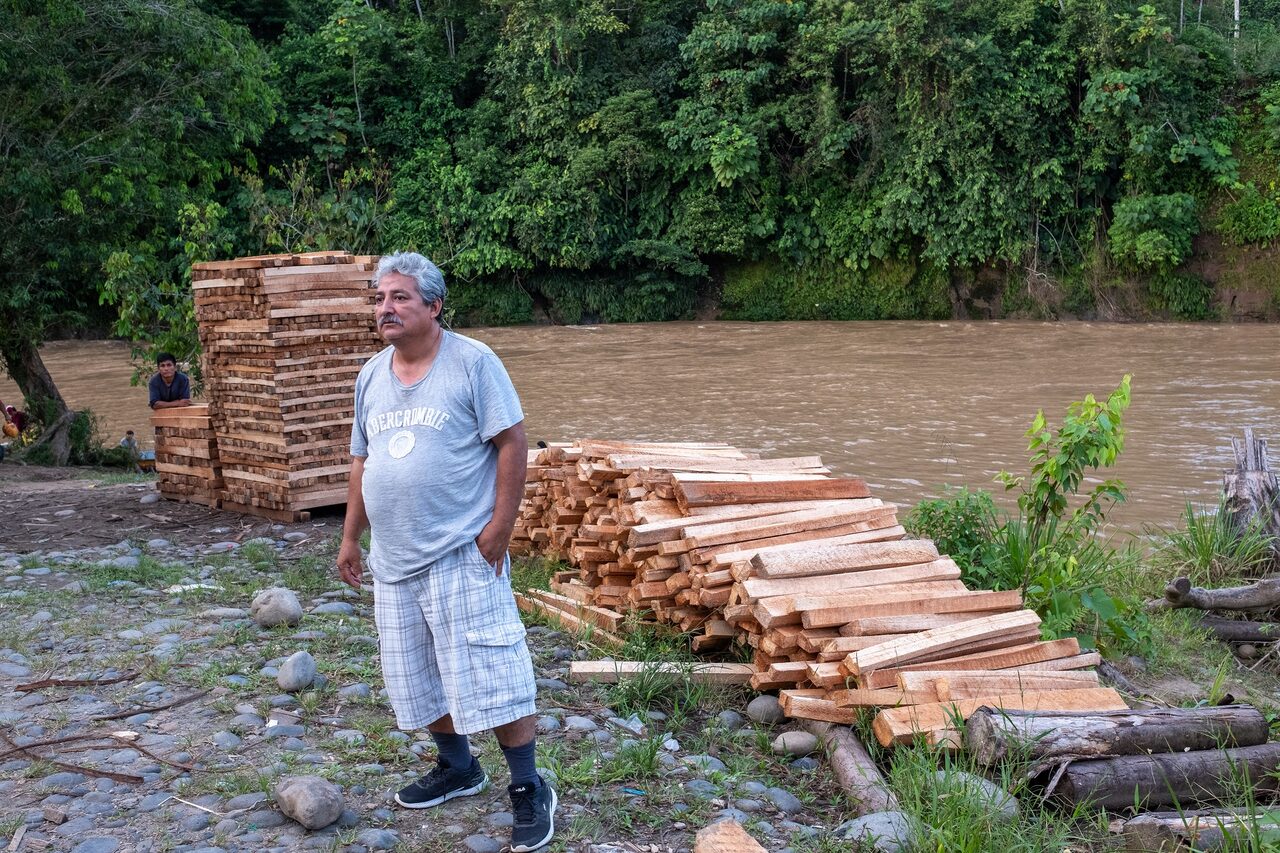lumber merchant in Copataza