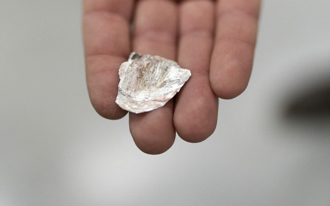 EU wil ‘duurzaam’ lithium uit eigen bodem: ‘Dat helpt het milieu om zeep’