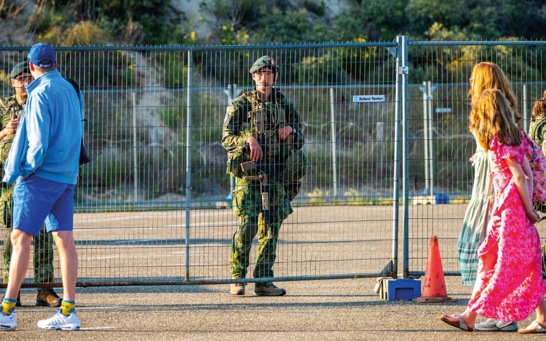 Wie vrede wil, moet geen oorlog voor­bereiden, zeggen pacifisten